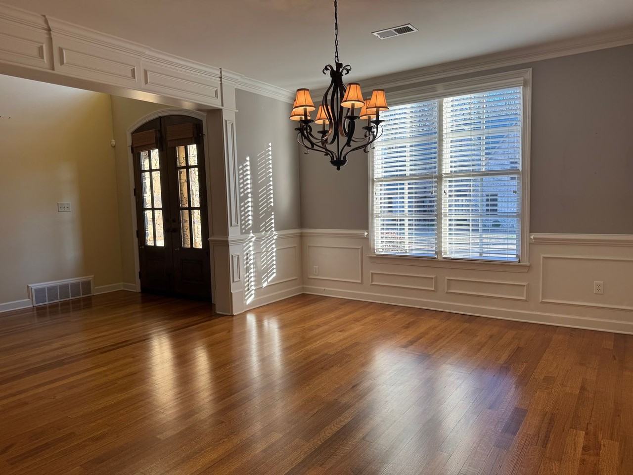 10188 Oak Levee Dr - Photo 2 of 9