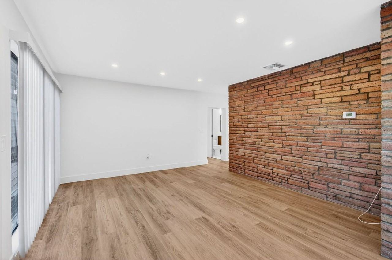 3830 Eastview Ave - Photo 5 of 29