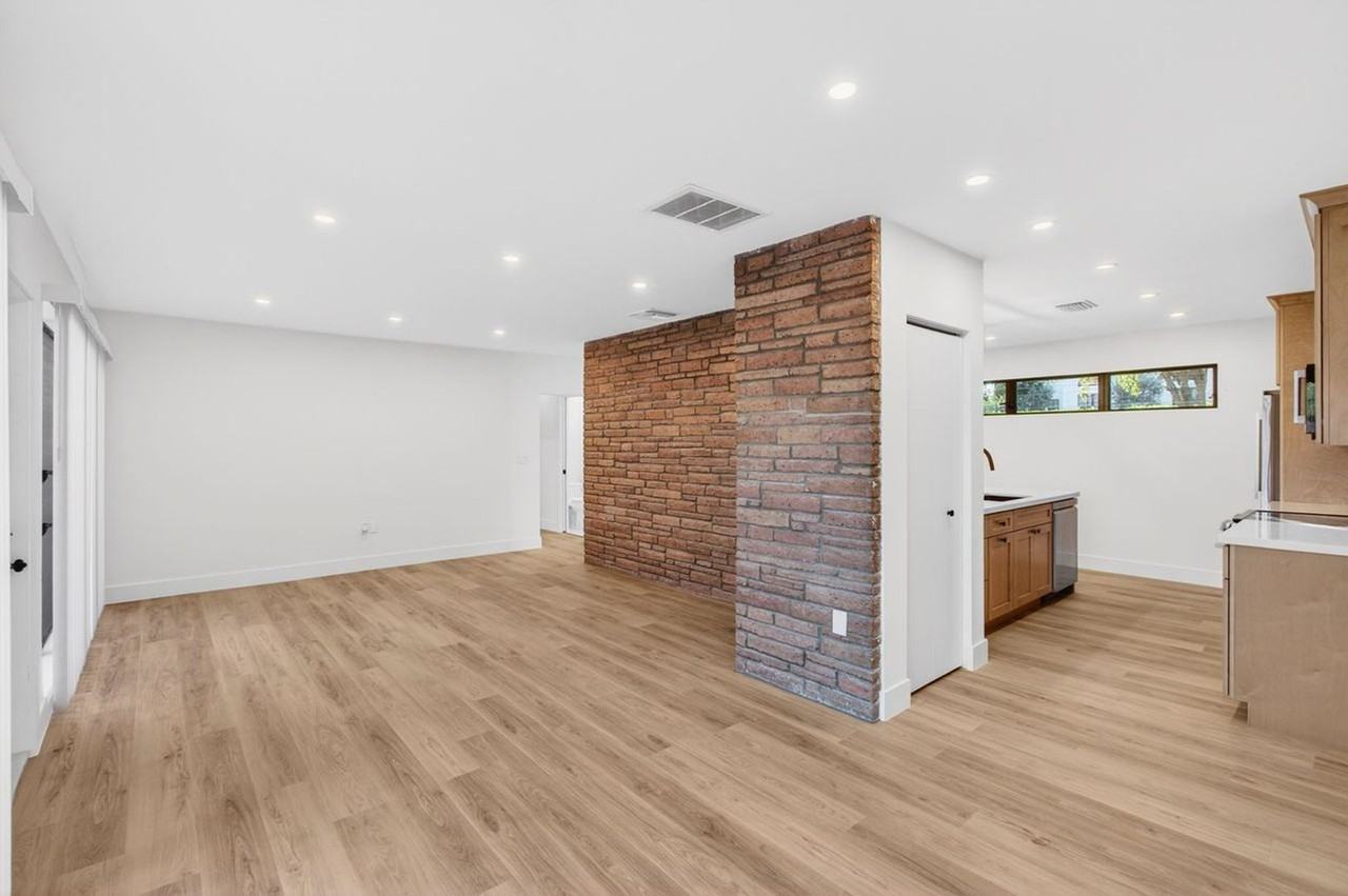 3830 Eastview Ave - Photo 6 of 29