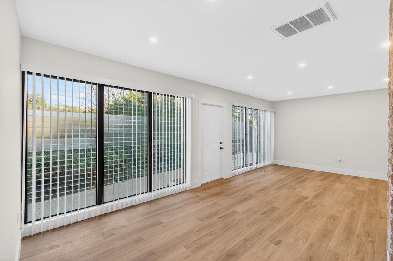 3830 Eastview Ave - Photo 7 of 29