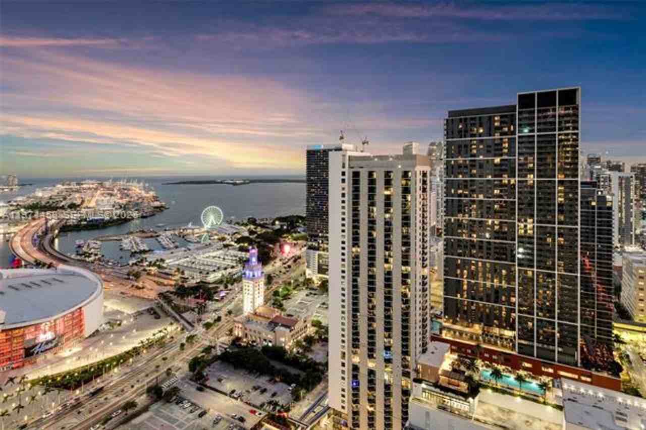 851 Ne 1st Ave #4009 - Photo 5 of 28