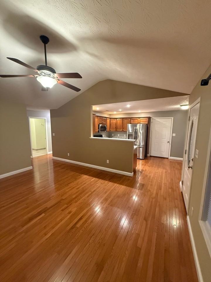 332 Saint Paul Ave - Photo 3 of 14