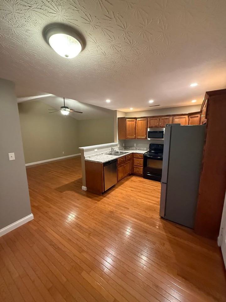 332 Saint Paul Ave - Photo 4 of 14