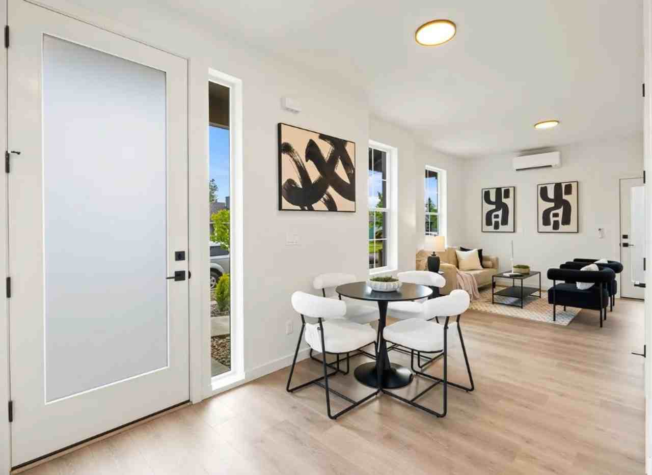 7090 N Leonard St - Photo 3 of 25