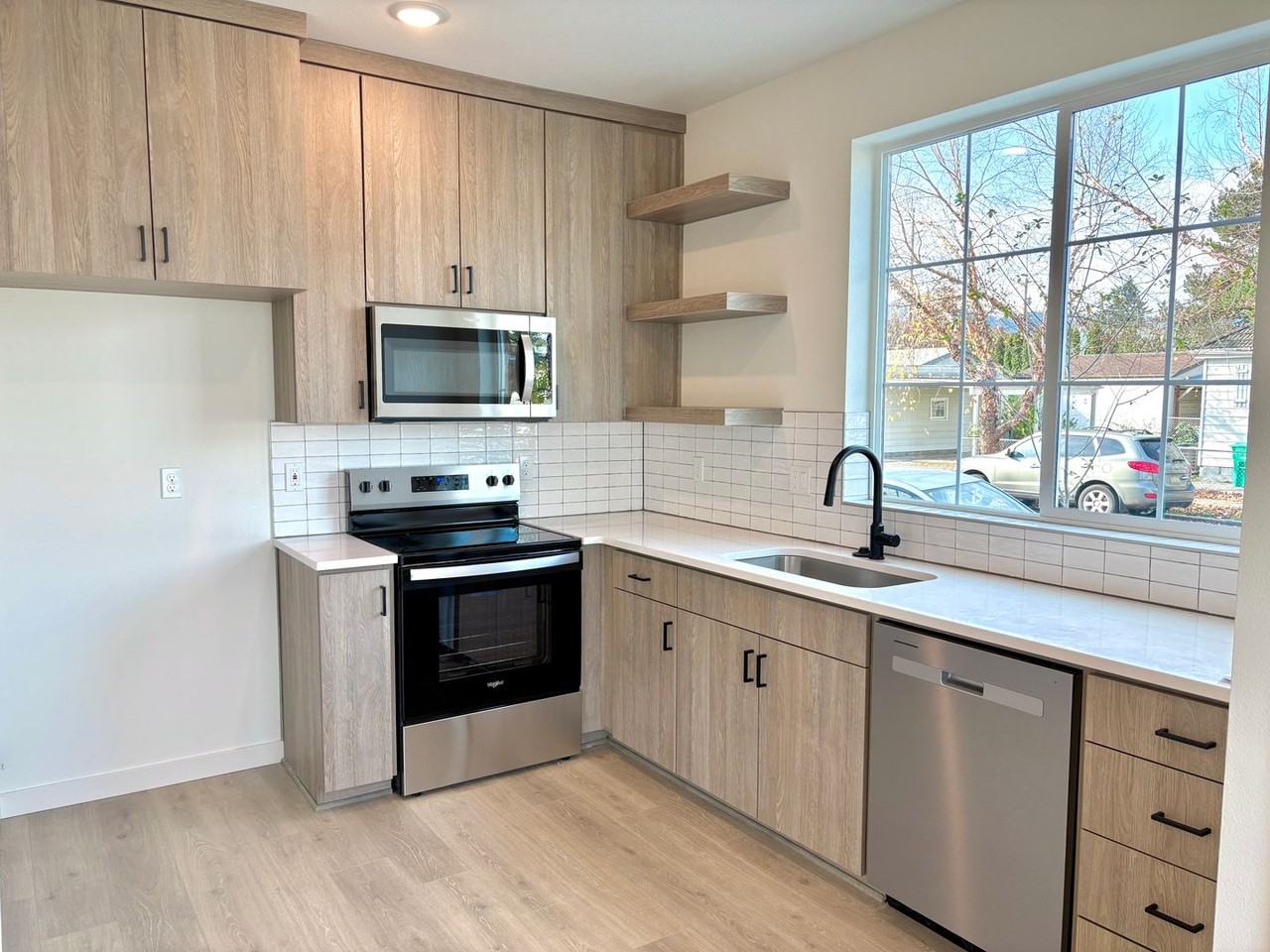 7090 N Leonard St - Photo 6 of 25