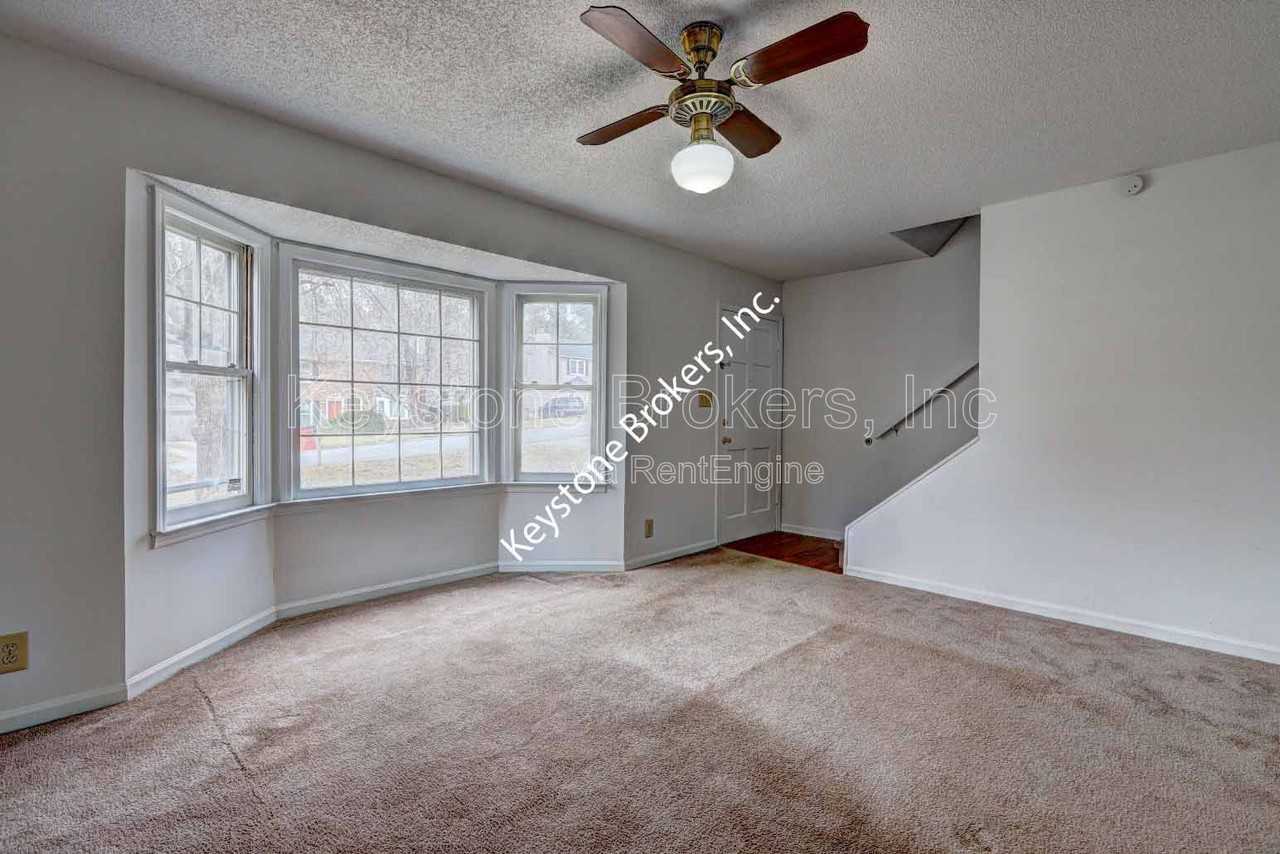 119 Windermere Cir #1 - Photo 3 of 9