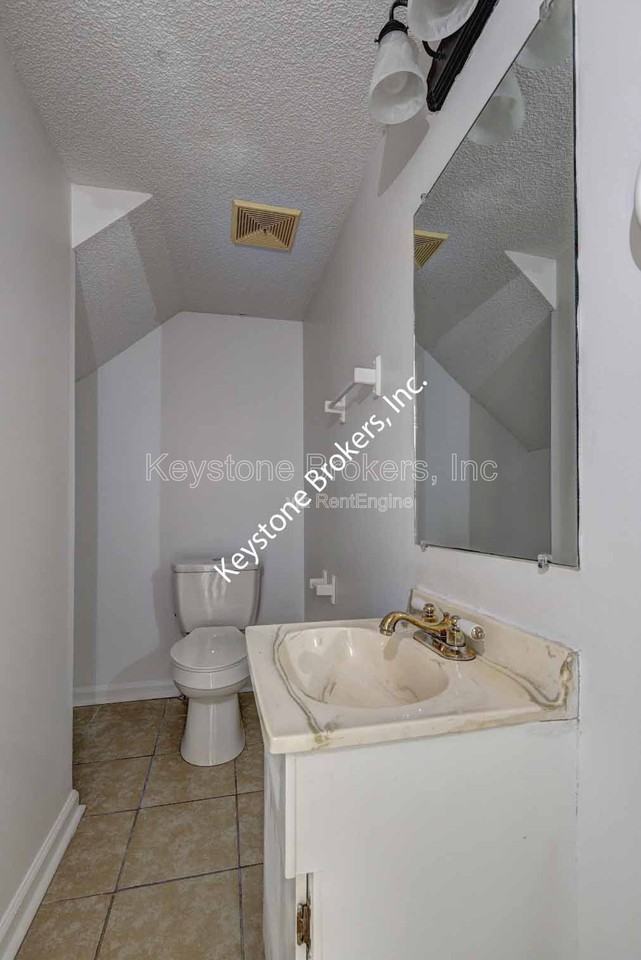 119 Windermere Cir #1 - Photo 5 of 9