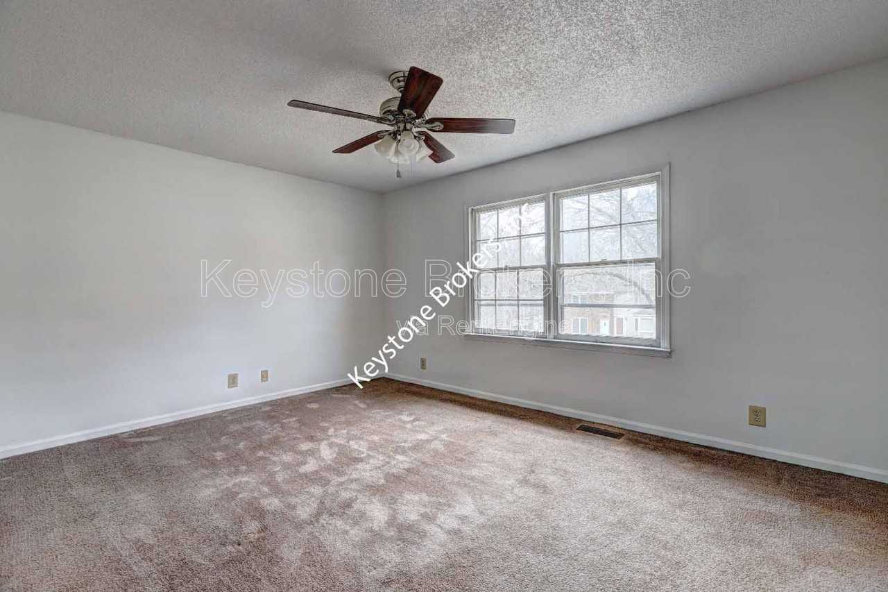 119 Windermere Cir #1 - Photo 6 of 9