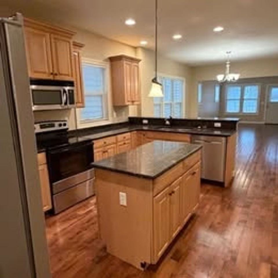 2010 N Buffum St - Photo 6 of 17