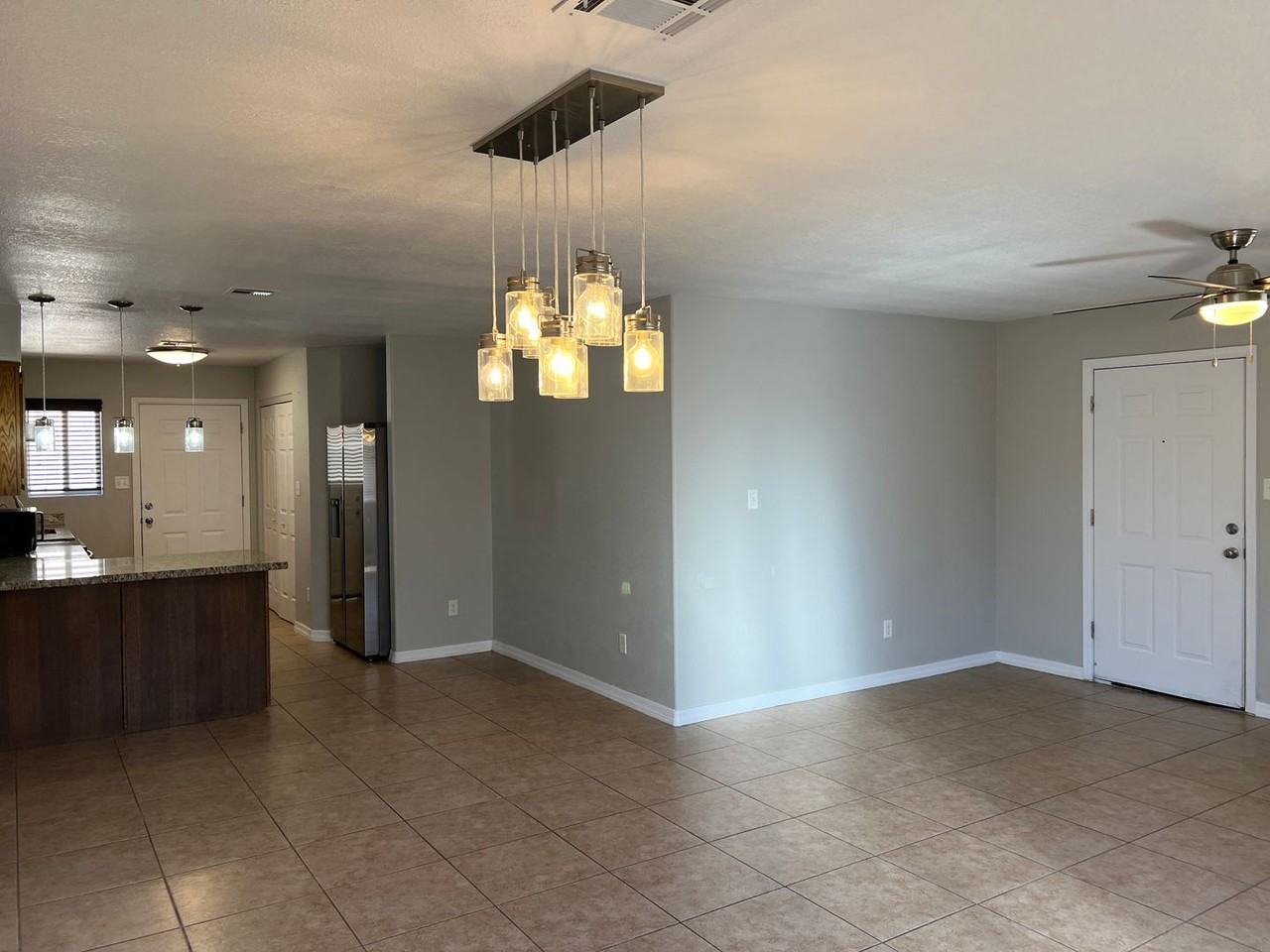 1407 N Daniela Ave - Photo 3 of 20