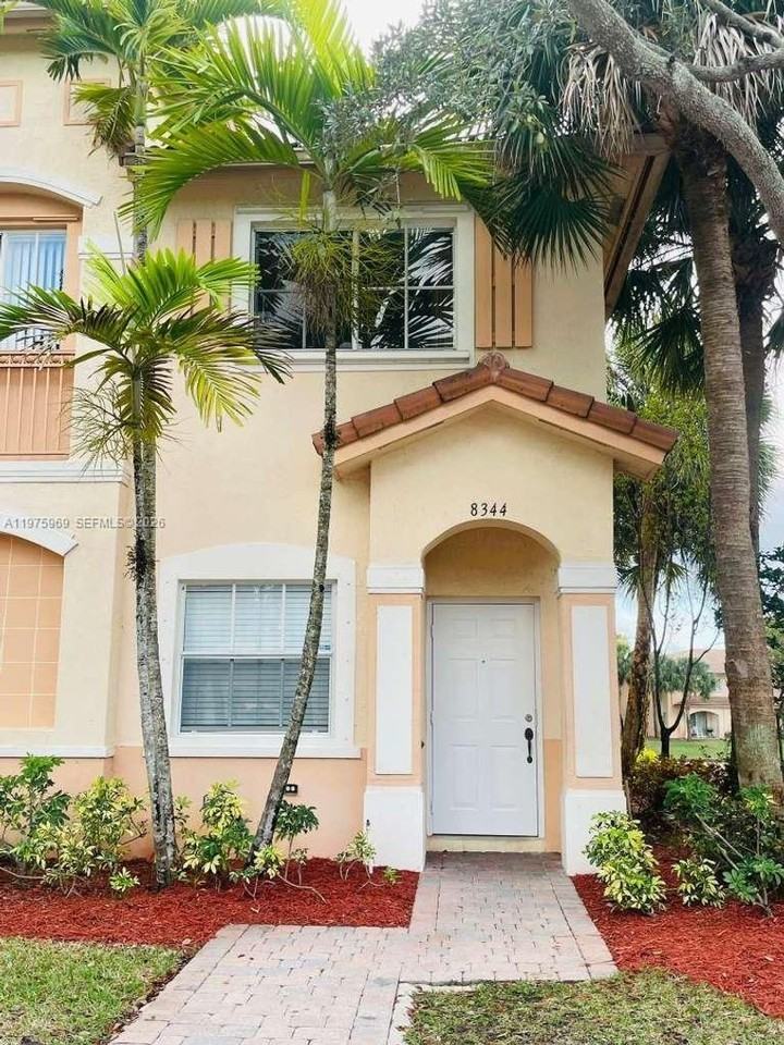 8344 8344 SW 27 107 - Photo 6 of 11