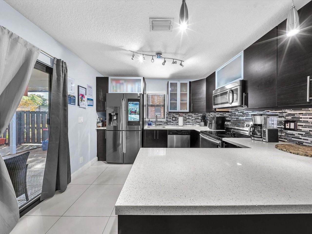 2496 Nw 99th Ave - Photo 2 of 16