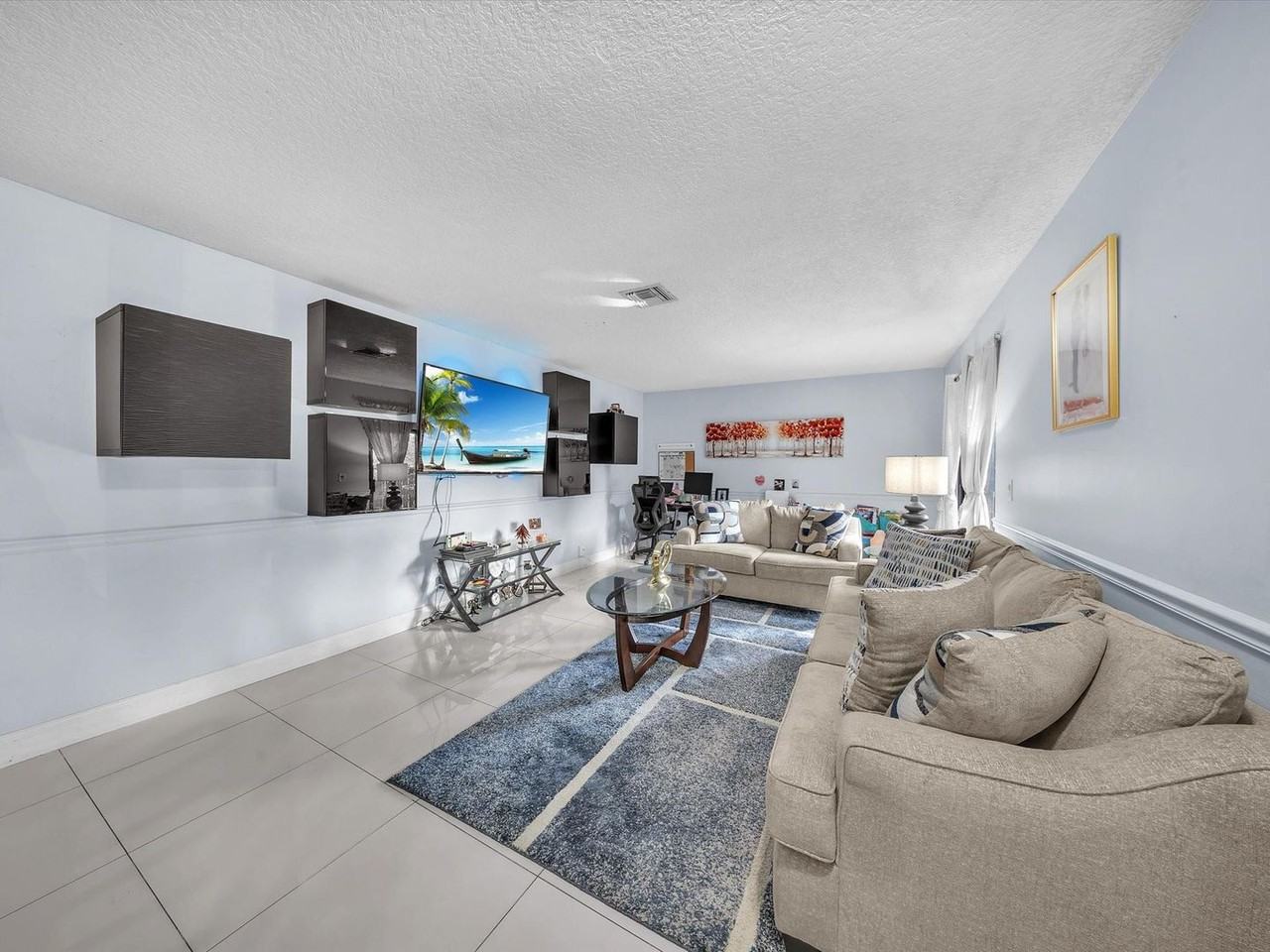 2496 Nw 99th Ave - Photo 5 of 16