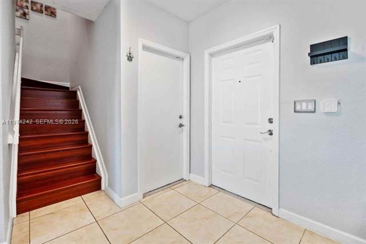 930 930 SW 147th Ct th 930 - Photo 4 of 25