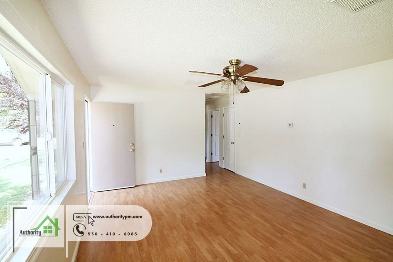 2121 Deimos Ct - Photo 4 of 14