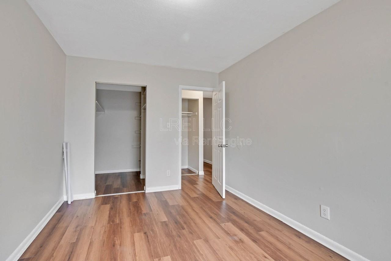 113 Poplar Level Ct #113 - Photo 4 of 9