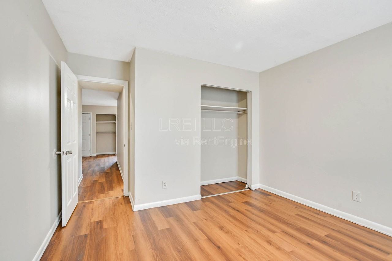 113 Poplar Level Ct #113 - Photo 5 of 9