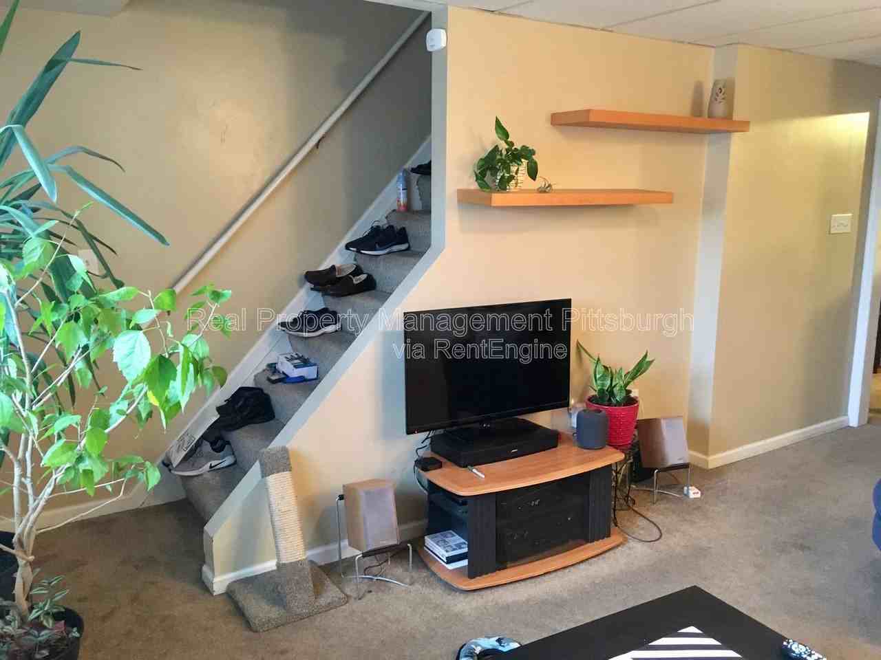 606 S Mathilda St #2 - Photo 4 of 16