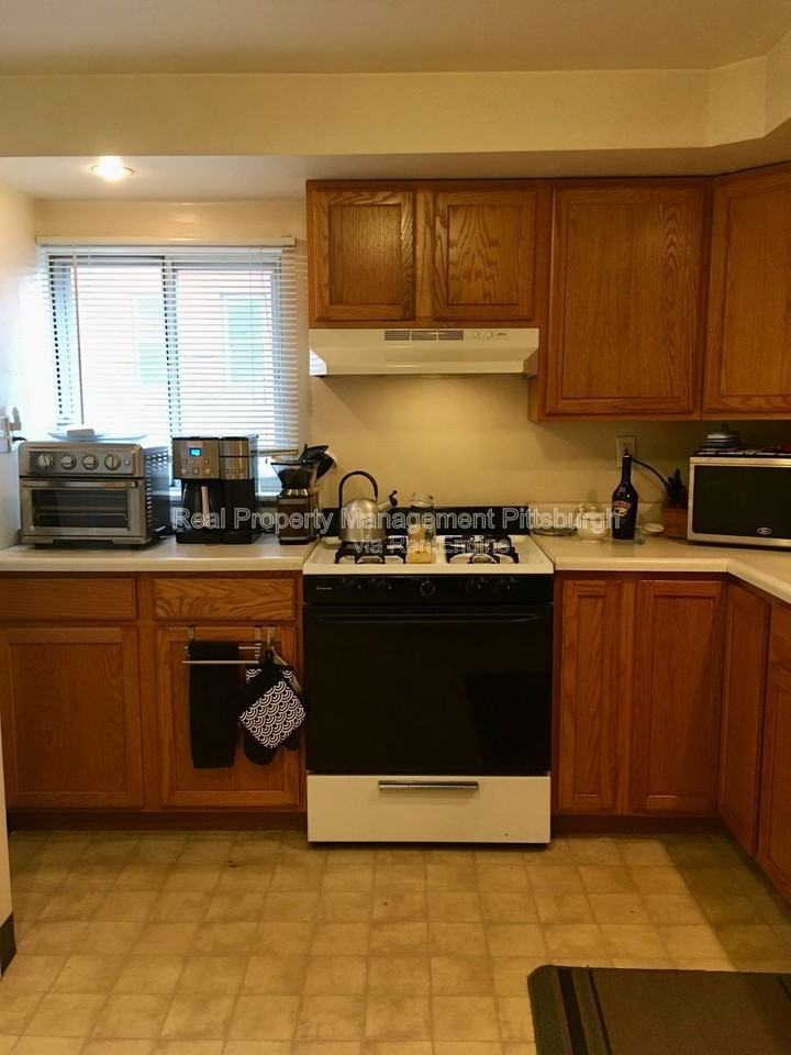 606 S Mathilda St #2 - Photo 5 of 16