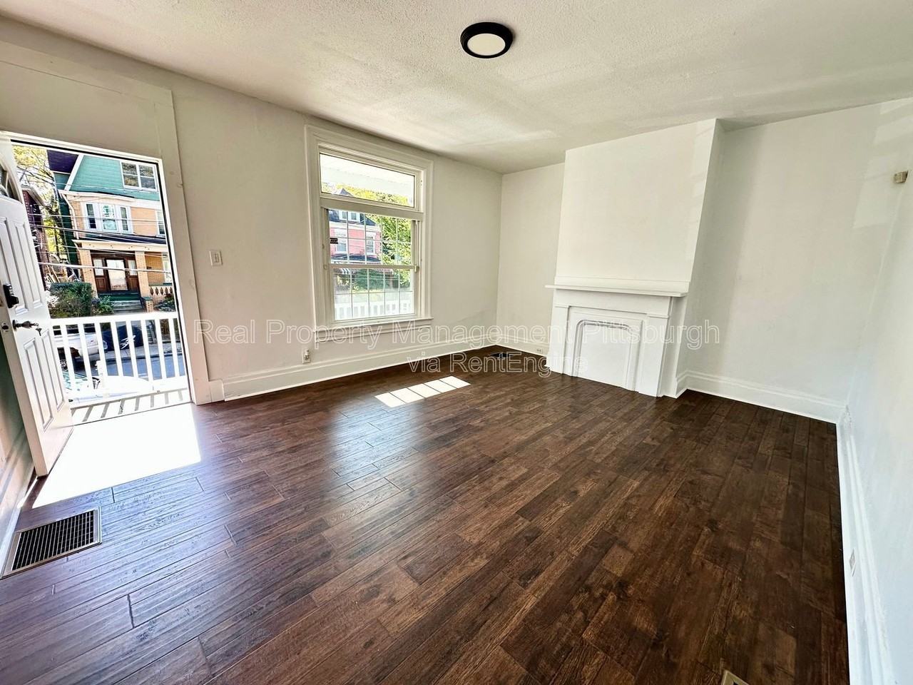 1379 Paulson Ave - Photo 5 of 23