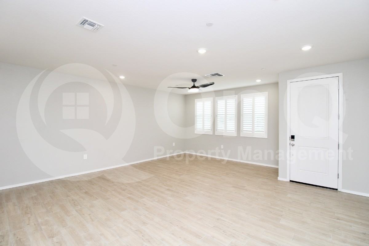 2633 S Catherine Dr #102 - Photo 5 of 15