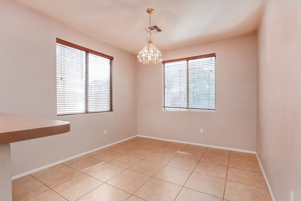 462 E Calle De Ocaso - Photo 6 of 17