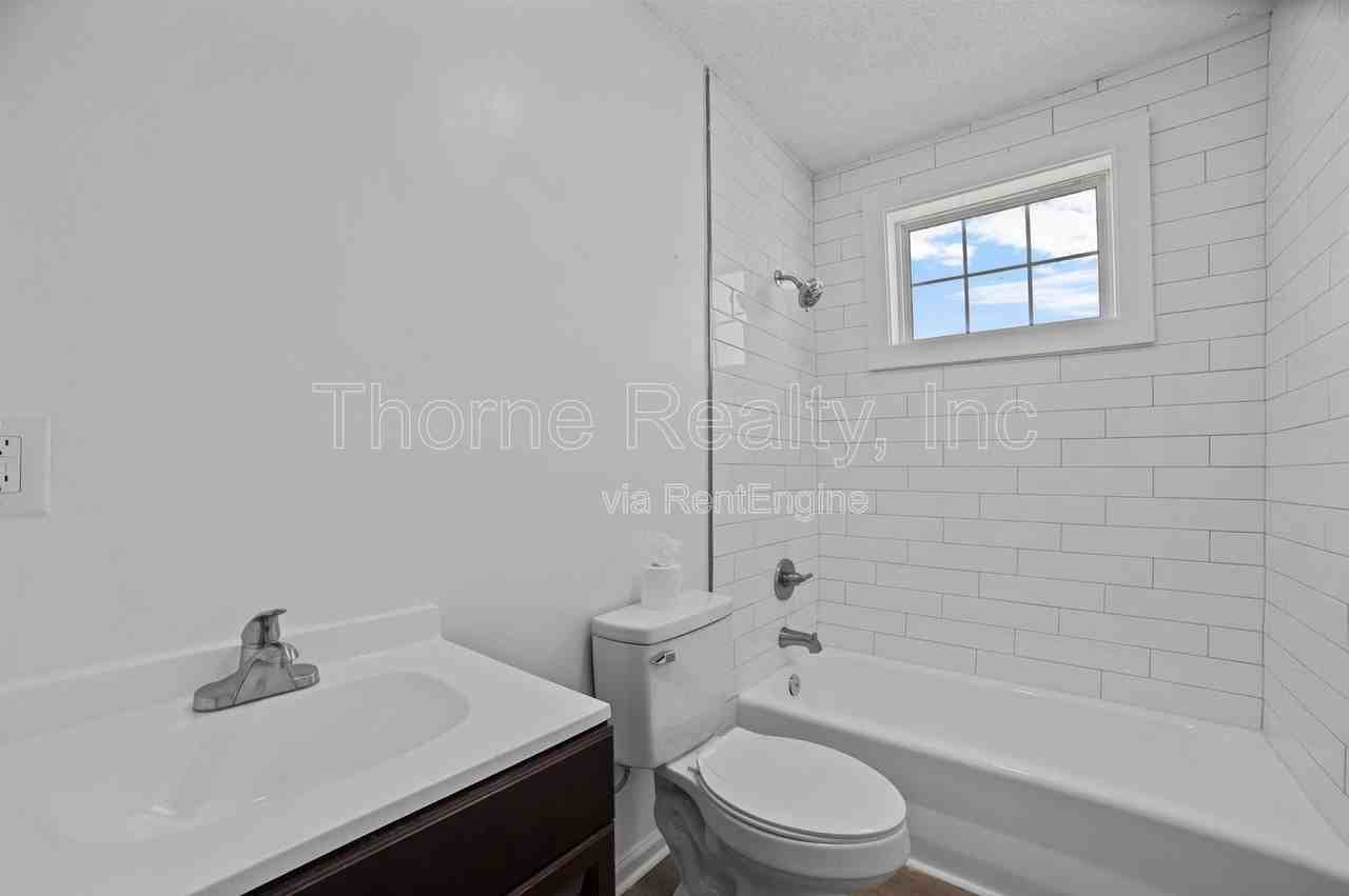 2501 Saint Andrew St #27 - Photo 3 of 17