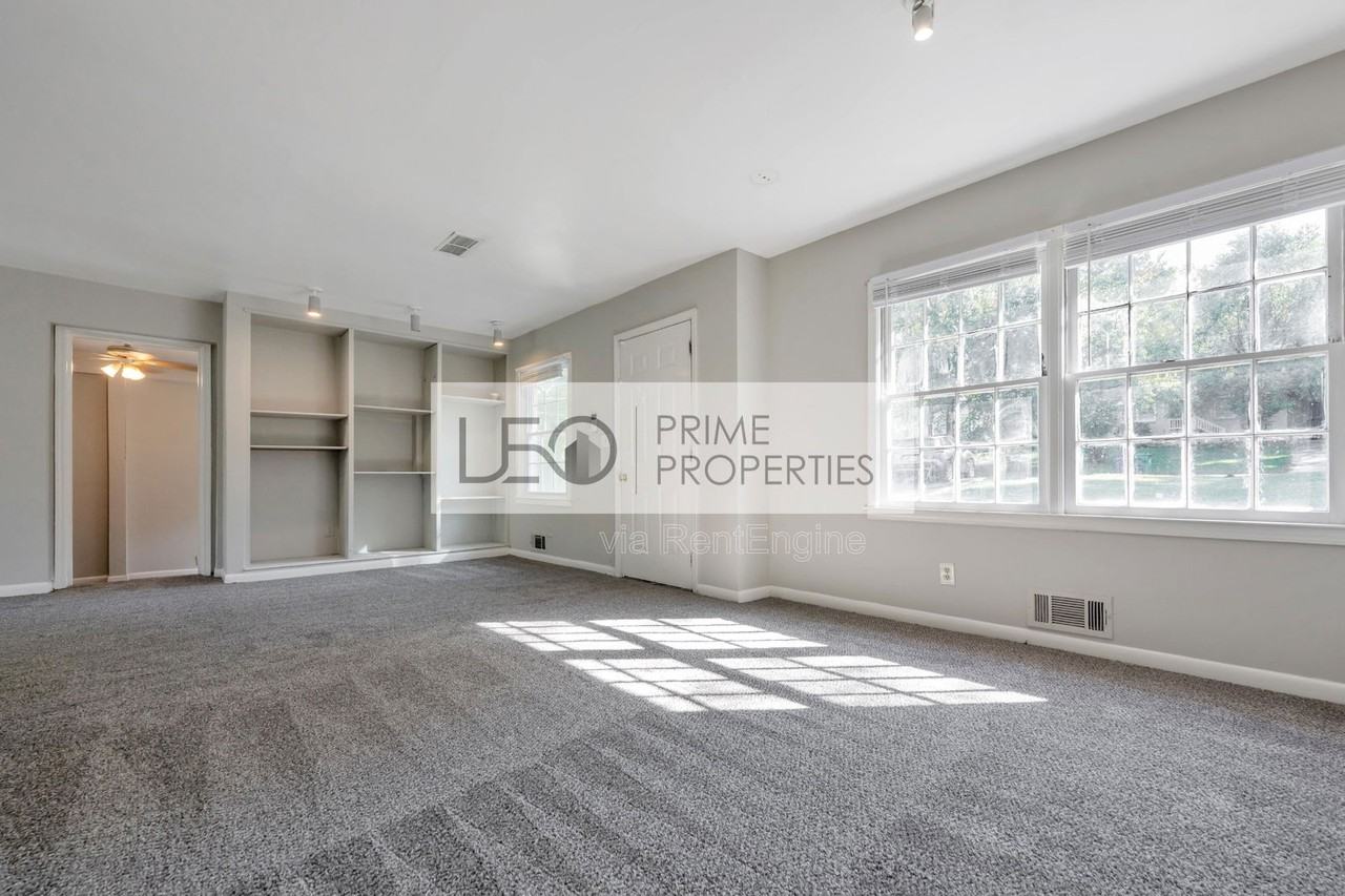 3168 Bluebird Ln - Photo 3 of 16