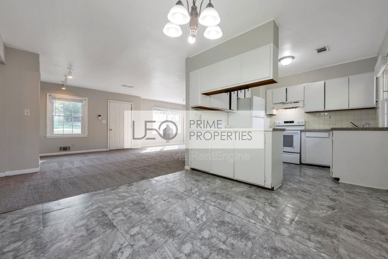 3168 Bluebird Ln - Photo 4 of 16