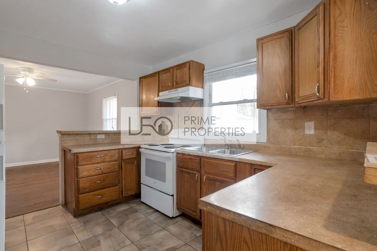 751 Yale Pl Sw - Photo 5 of 15