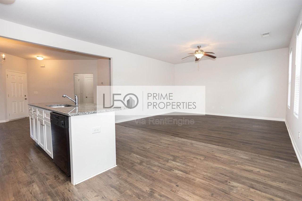 156 Daisy Cir - Photo 4 of 27