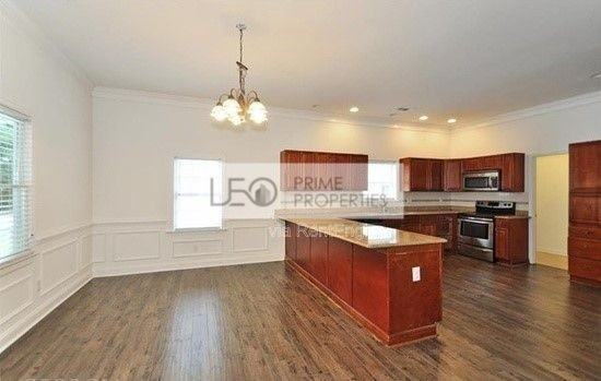 1035 Moreland Ave Se - Photo 2 of 10