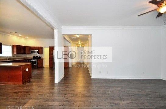 1035 Moreland Ave Se - Photo 3 of 10