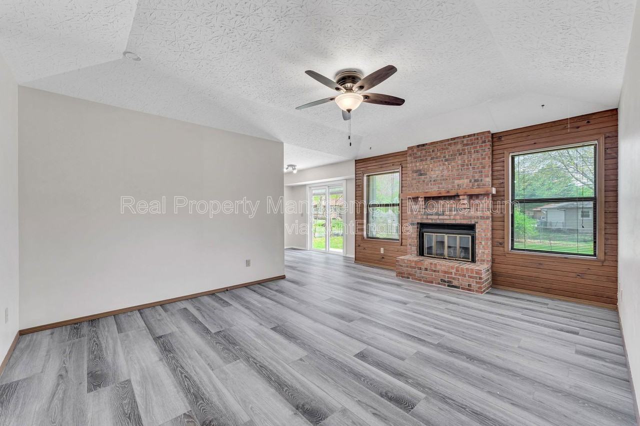 2240 S Kansas Ave - Photo 6 of 30