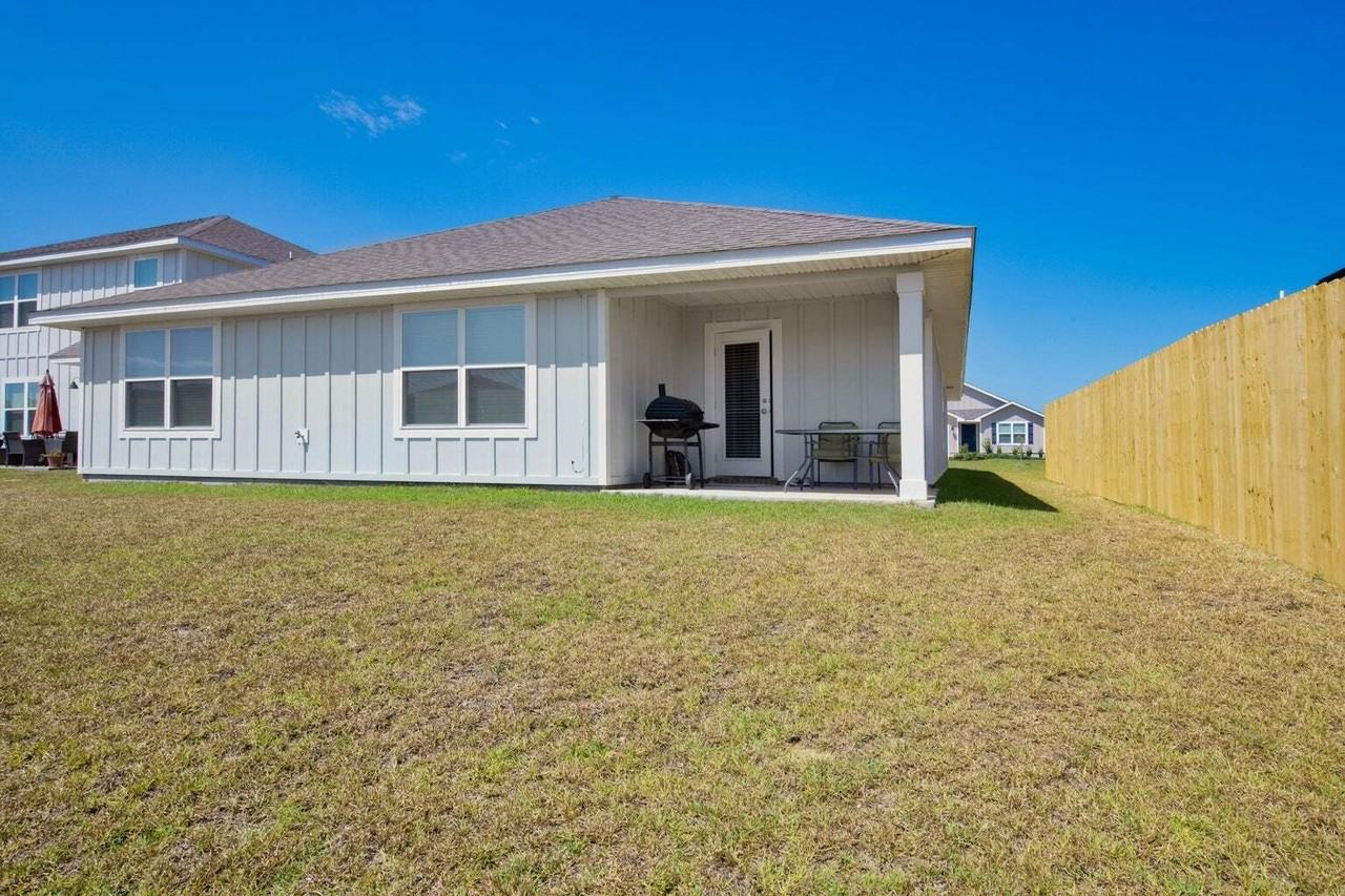 205 Laurel Hill St - Photo 4 of 16