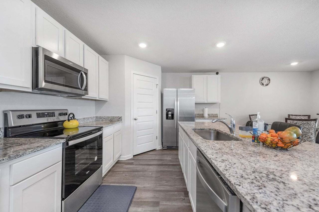 205 Laurel Hill St - Photo 5 of 16