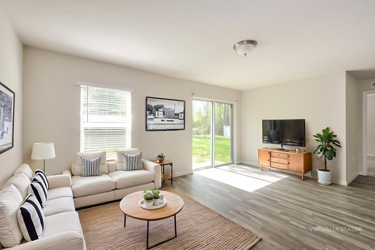 30 30 Perthshire Ln - Photo 3 of 14