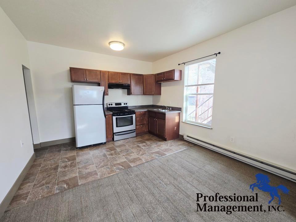 209 S 30th St #2 - Photo 3 of 7