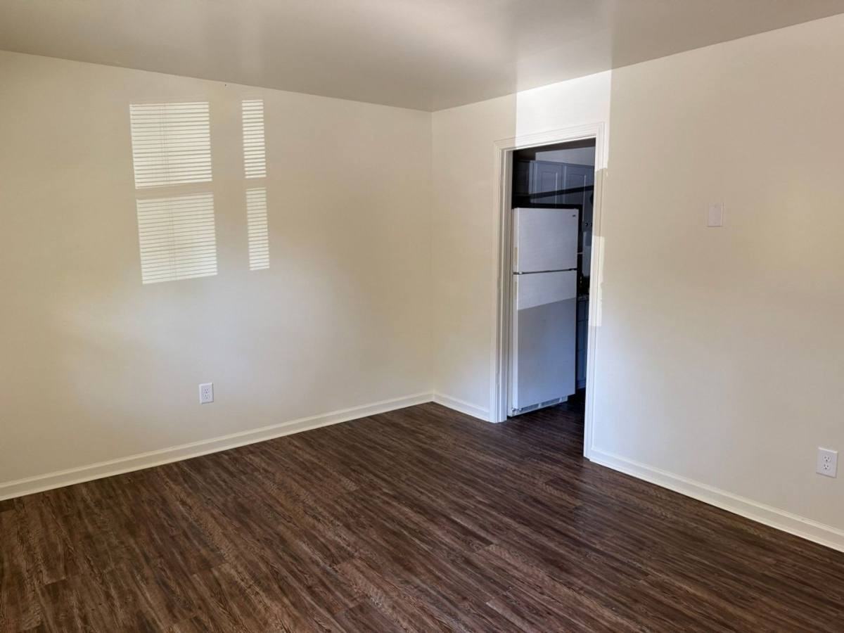 5820 Sanford Rd #1 - Photo 4 of 10