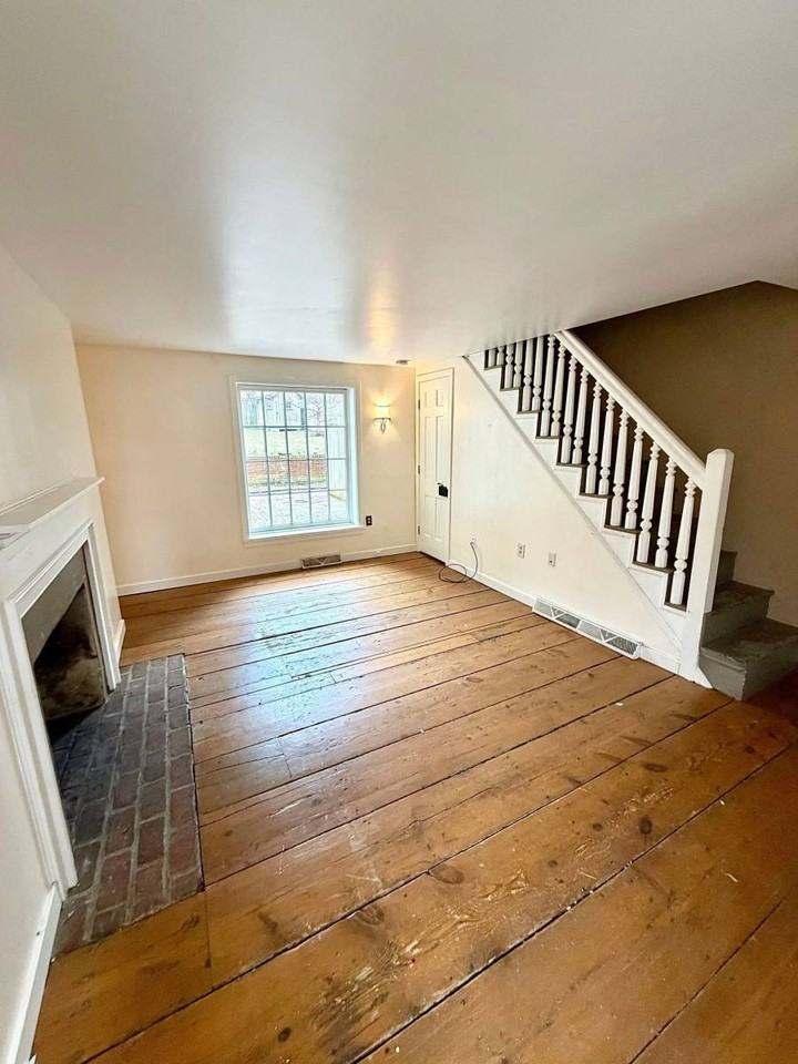 139 Howard Ave - Photo 2 of 10