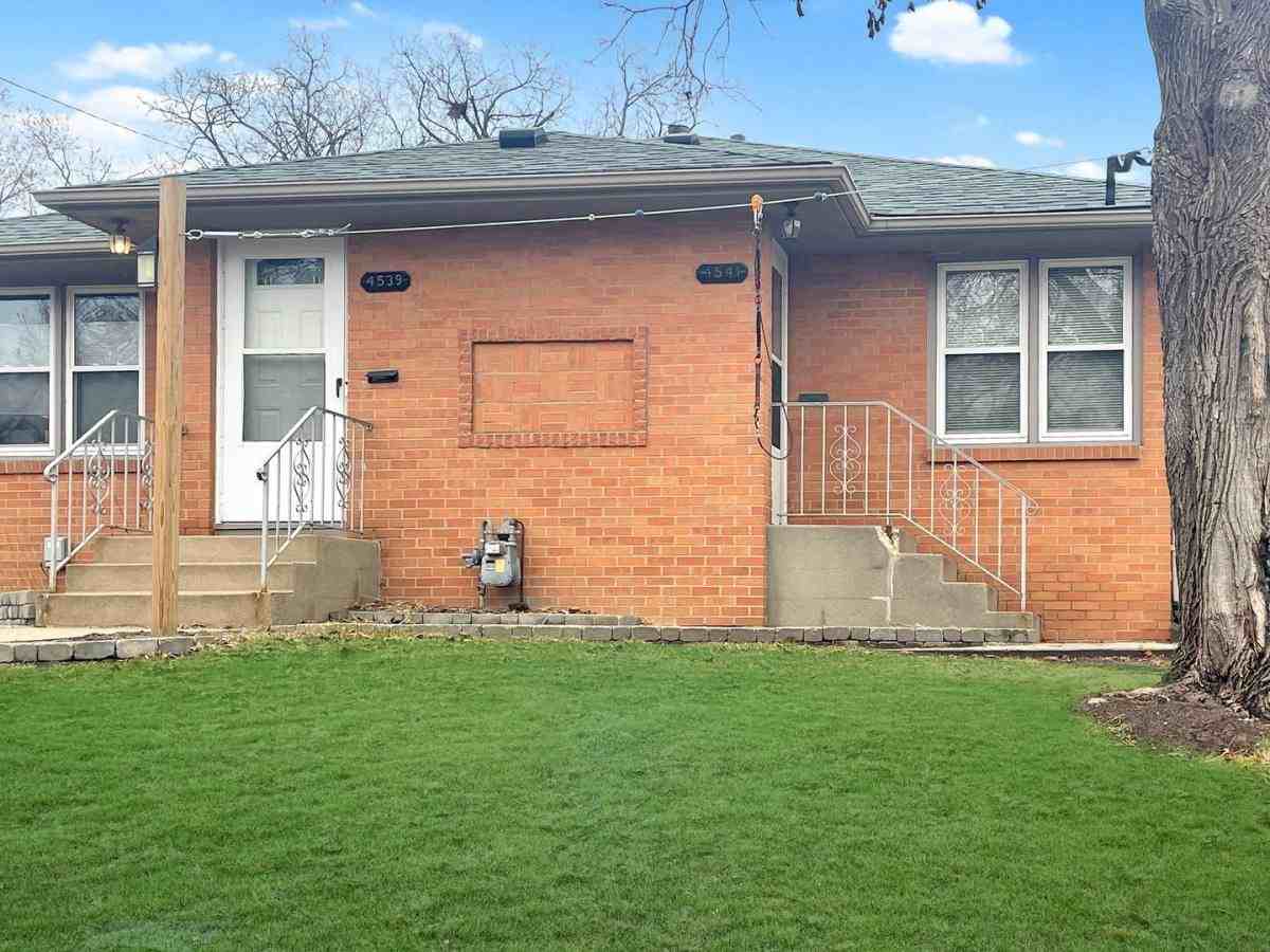 4539 Bloomington Ave - Photo 2 of 10