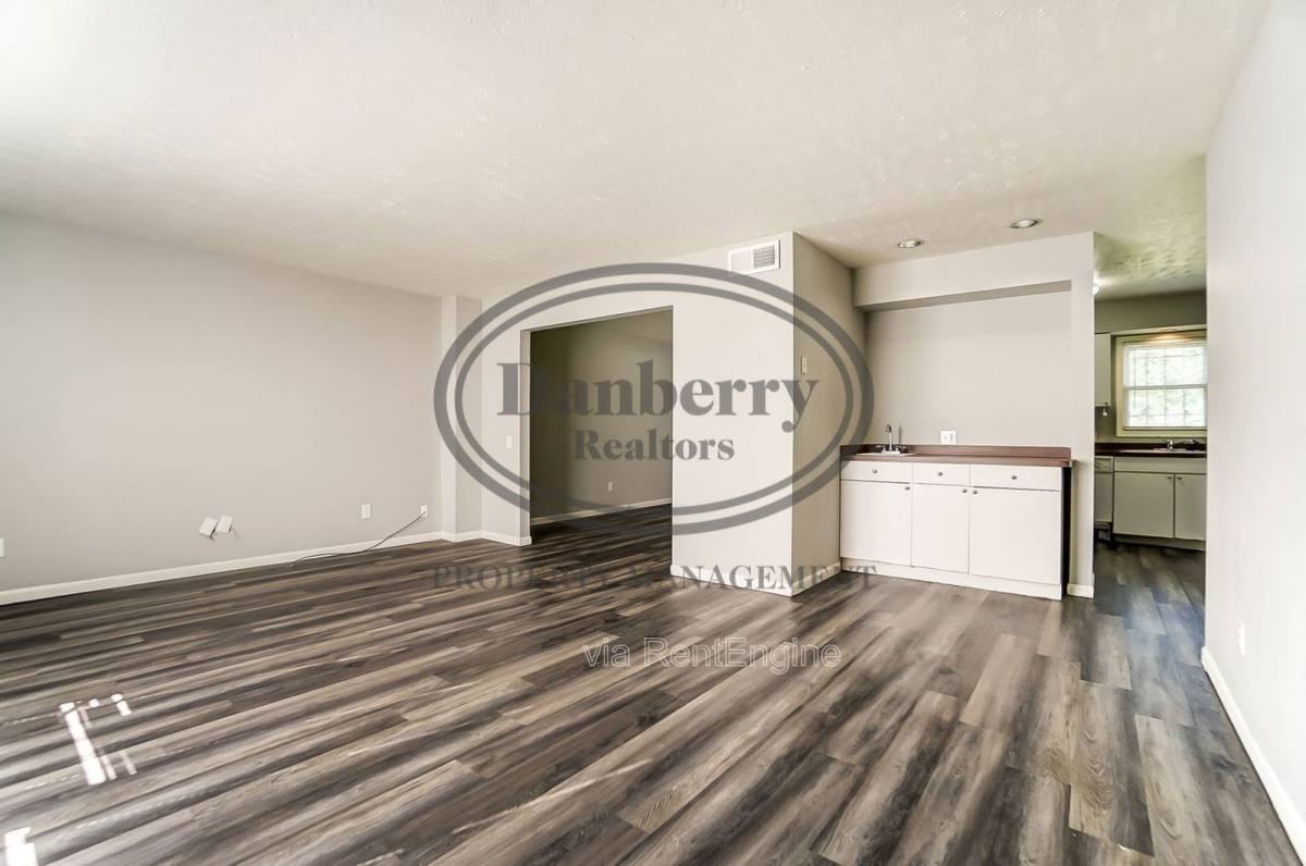 1103 Searles Rd #1 - Photo 7 of 10