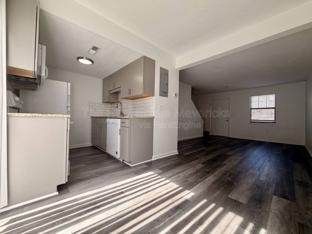 308 Gillespie Rd #B - Photo 3 of 8