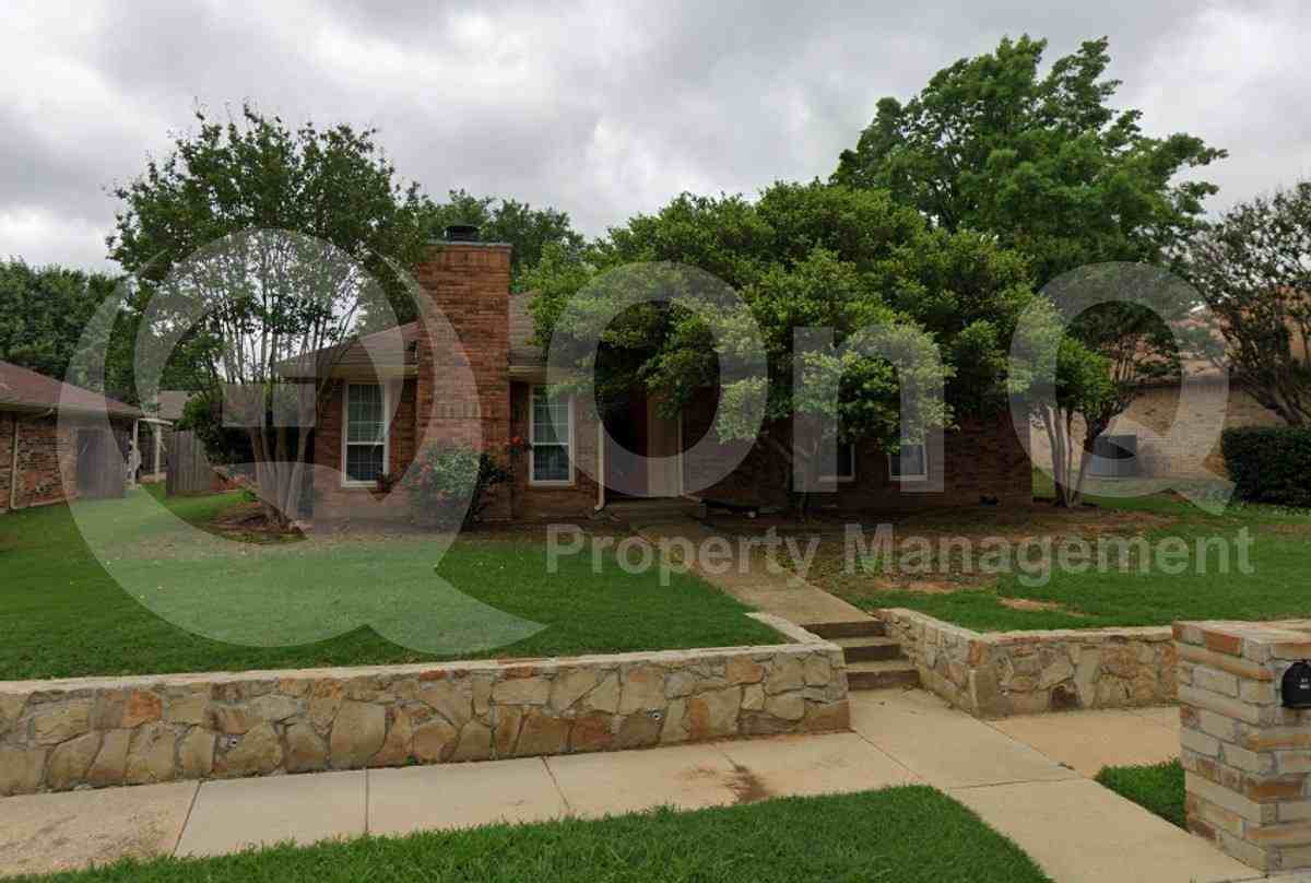 1414 Bogard Ln - Photo 3 of 10