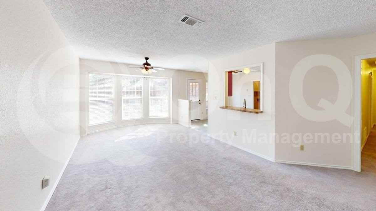 1414 Bogard Ln - Photo 7 of 10