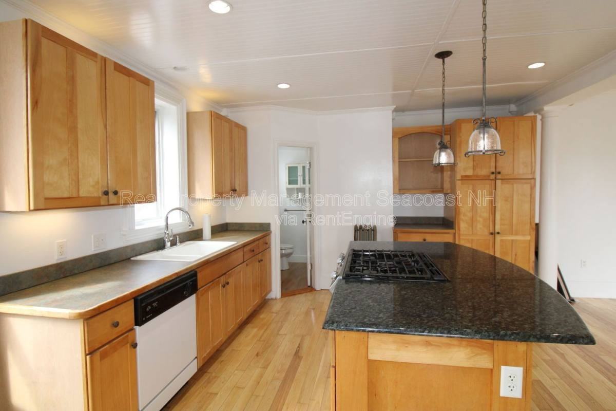 68 4th St - Photo 3 of 10