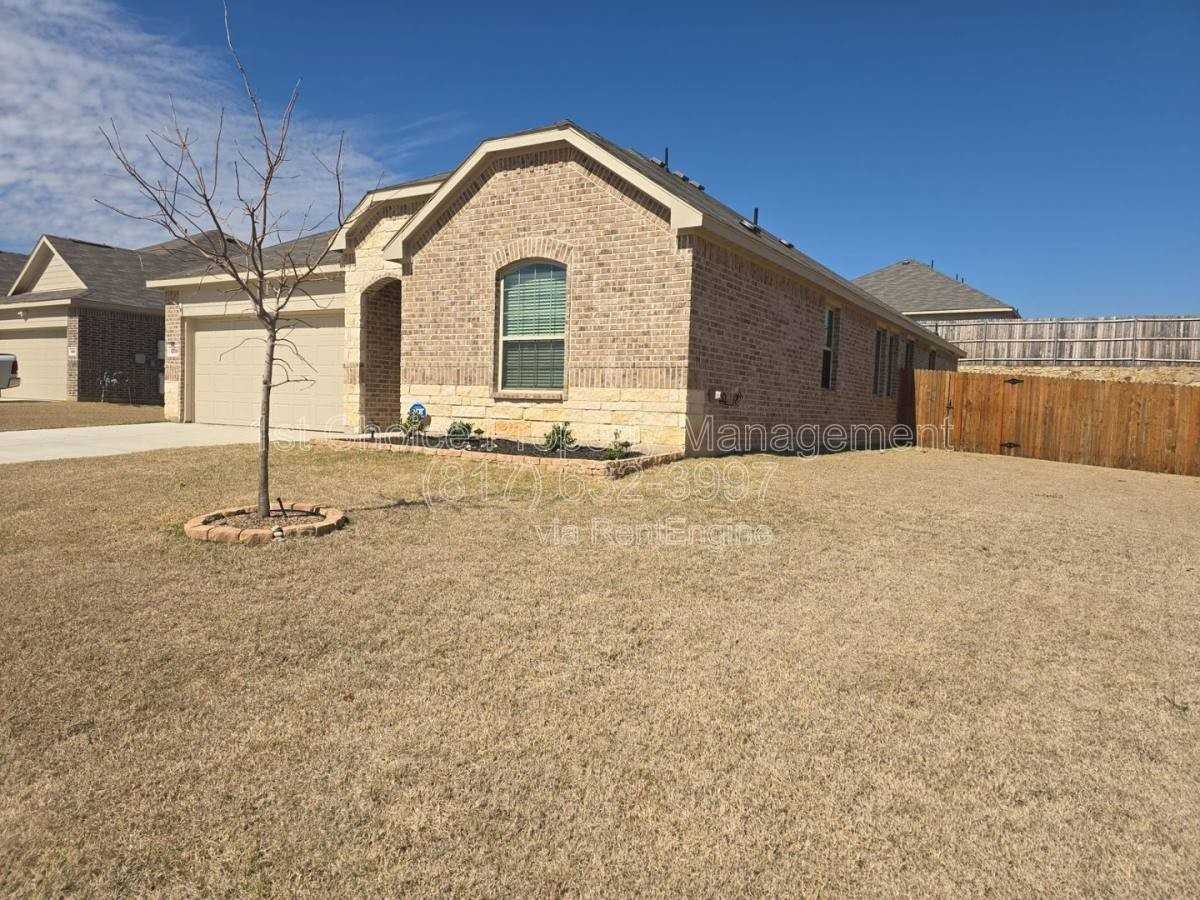 1209 Dragon Way - Photo 3 of 10