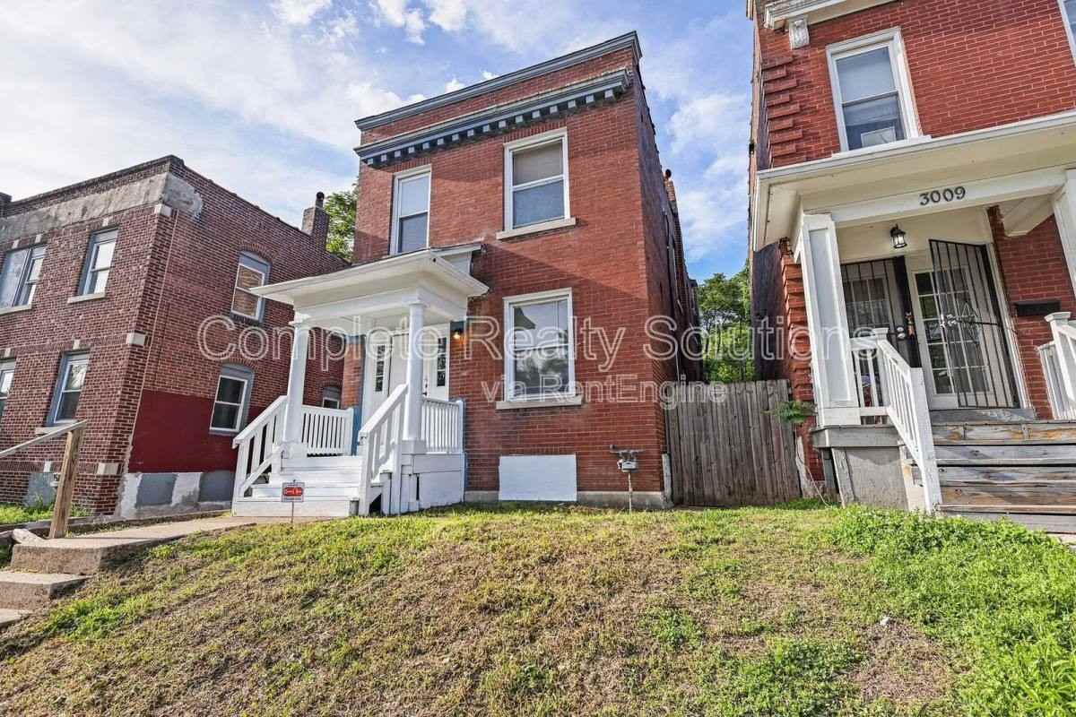 3011 Miami St - Photo 2 of 10