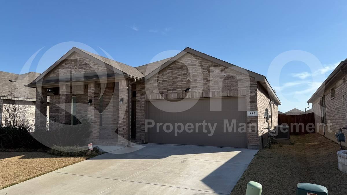 225 Drumcliffe Dr - Photo 3 of 10