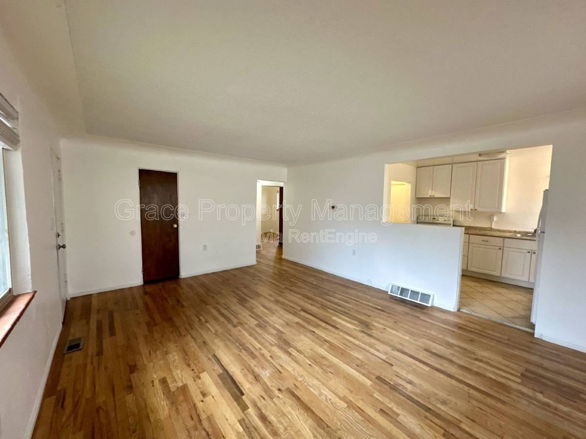 1330 Otis St - Photo 3 of 10